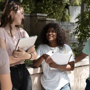 SIPAT na universidade: por que a instituição que mais sabe sobre saúde é frequentemente a que menos cuida de quem trabalha nela